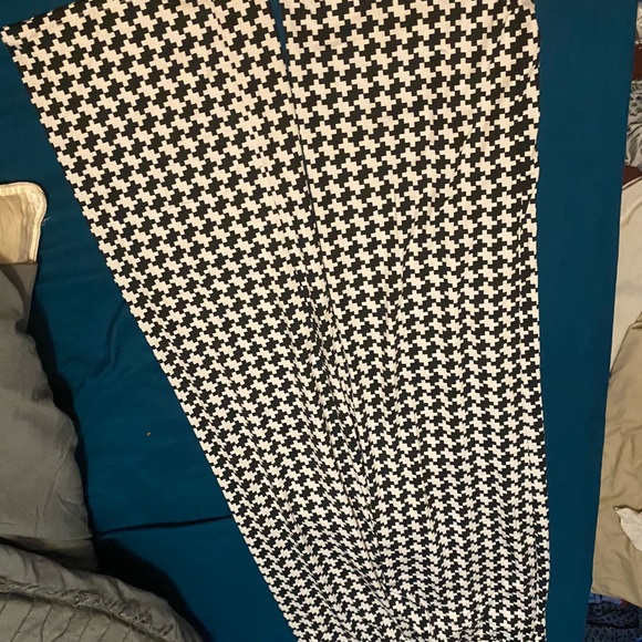 Ladies Lounging Pants - Picture 3 of 6